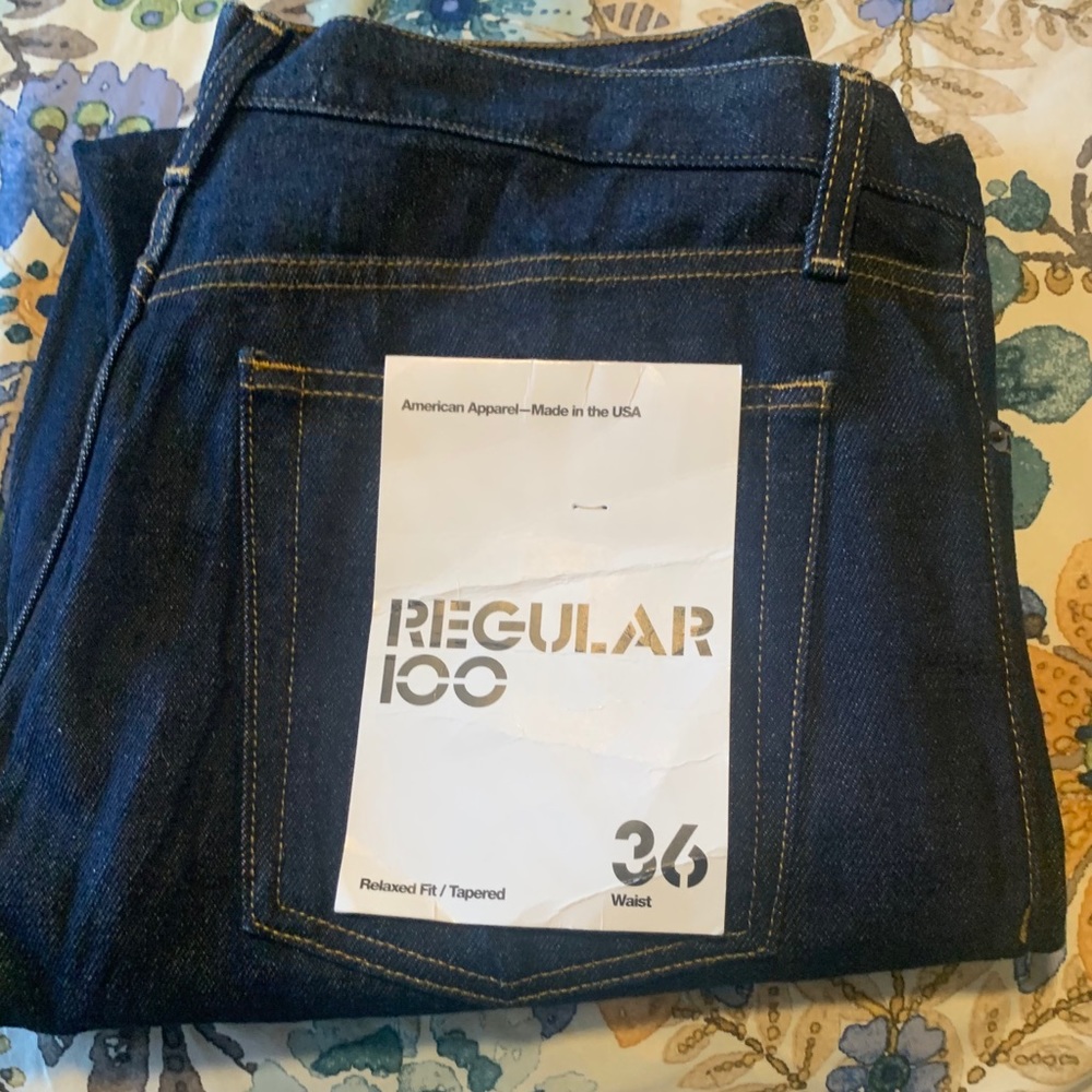 Relaxed fit/tapered jeans (Men)